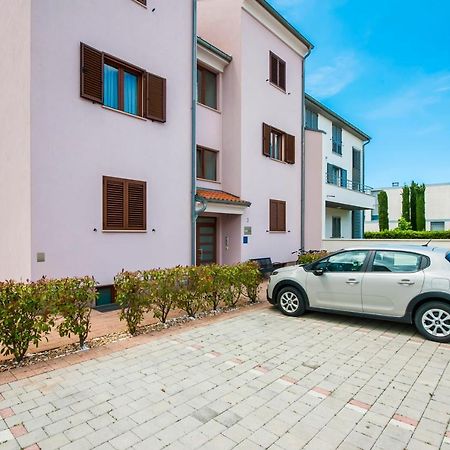 Apartments&Rooms Camaiore Rovigno Esterno foto