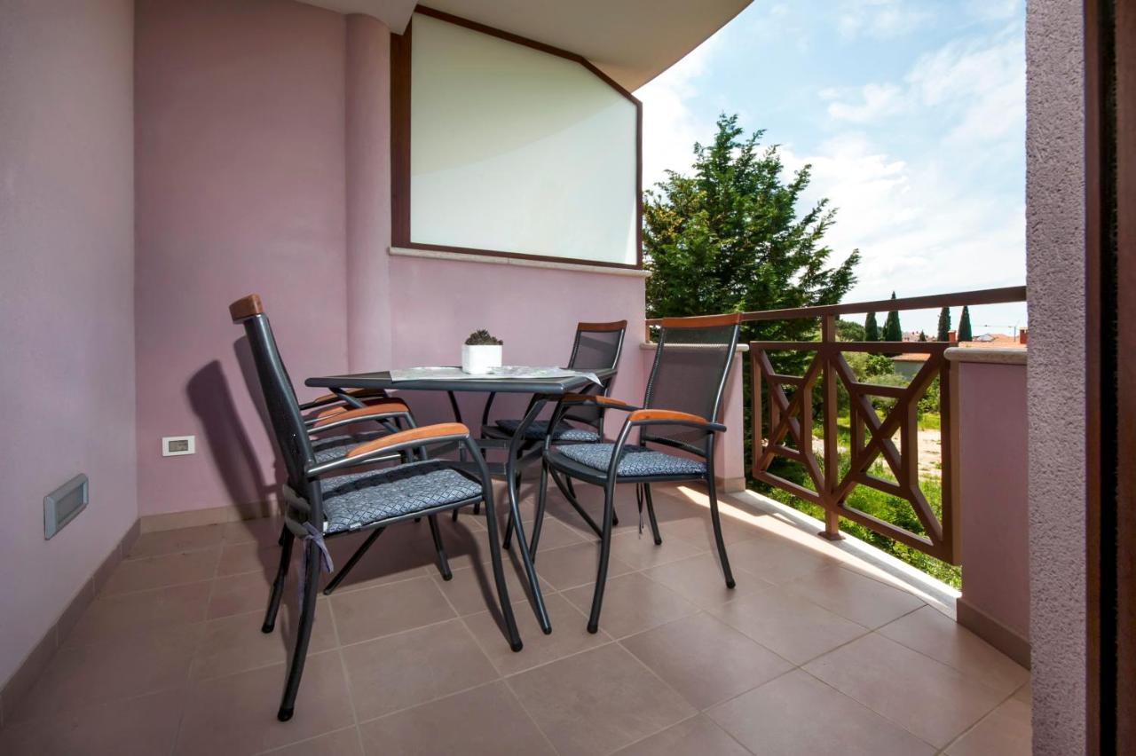 Apartments&Rooms Camaiore Rovigno Esterno foto